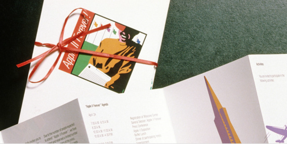 平面設(shè)計(jì)（Graphic Design）是設(shè)計(jì)專業(yè)里面歷史最長的專業(yè)，從早期的印刷術(shù)開始，就有了平面設(shè)計(jì)的概念，后來在歐洲的教育體系中，平面設(shè)計(jì)專業(yè)也從純藝術(shù)（fine arts）分離出來，以突出其設(shè)計(jì)目的；